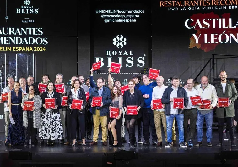 Royal Bliss Entrega Las Placas De Los Restaurantes Recomendados En La